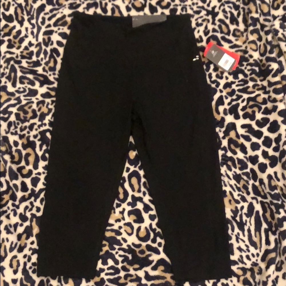 NWT workout BCG tummy control Capri leggings